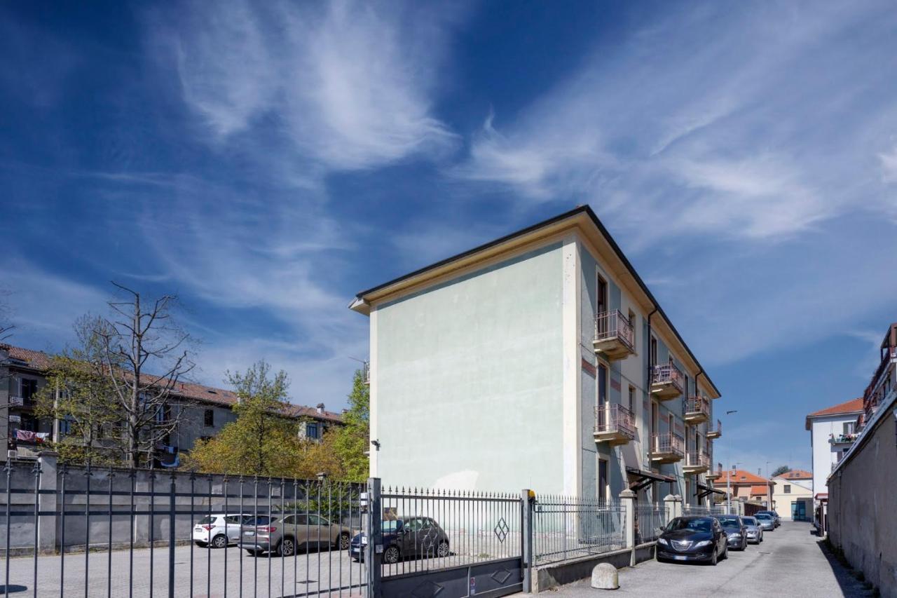 The Novara Gateway - Appartamento Novara Bagian luar foto